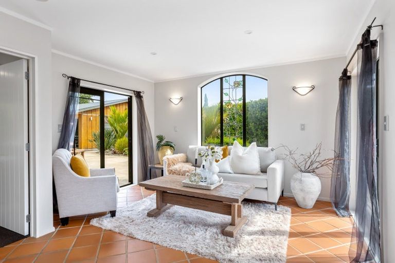 Photo of property in 65 Sunny Crescent, Huapai, Kumeu, 0810