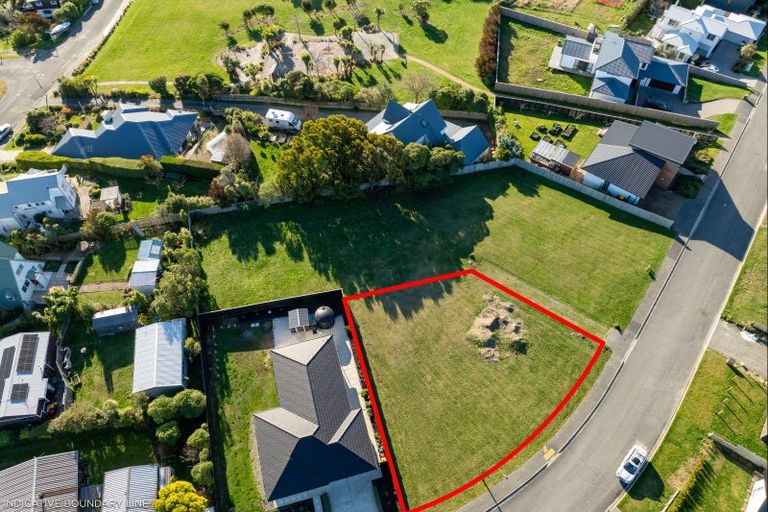 Photo of property in 22 Muriwai Drive, Diamond Harbour, 8971