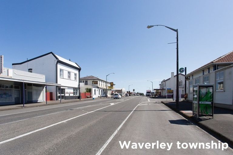 Photo of property in 35 Brassey Street, Waverley, 4510