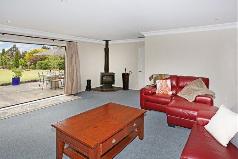 Photo of property in 2 Raukawa Grove, Waiuku, 2123