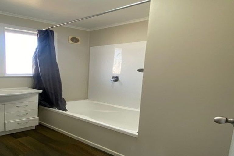 Photo of property in 53a Rollerson Street, Papakura, 2110