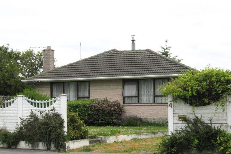 Photo of property in 4 Shirldale Place, Avonhead, Christchurch, 8042