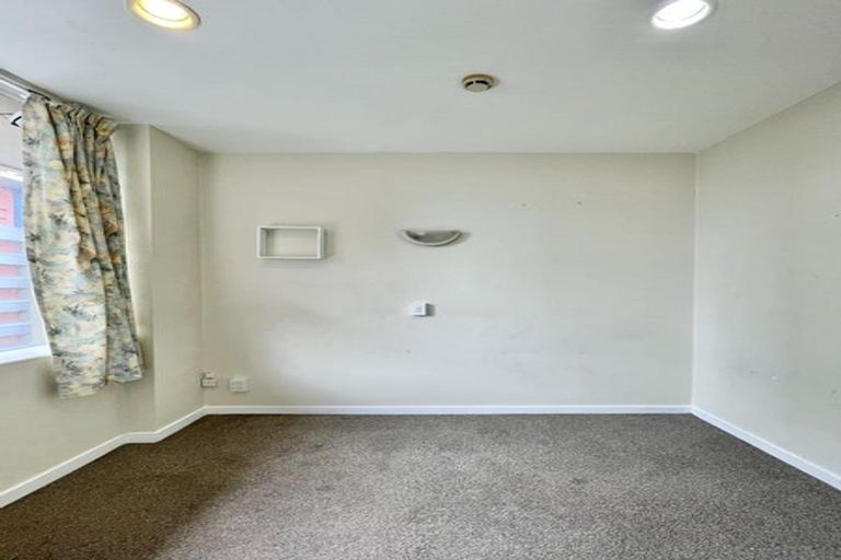 Photo of property in Terrace Tower Apartments, 8a/126 The Terrace, Wellington Central, Wellington, 6011