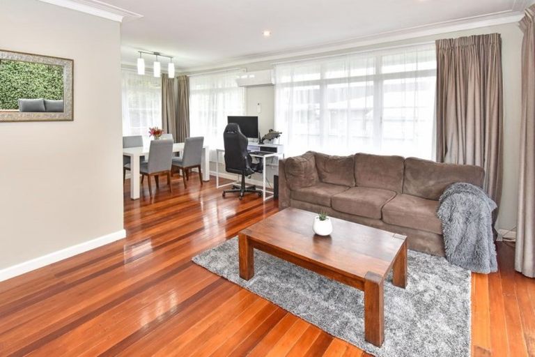 Photo of property in 2/16 View Road, Papakura, 2110