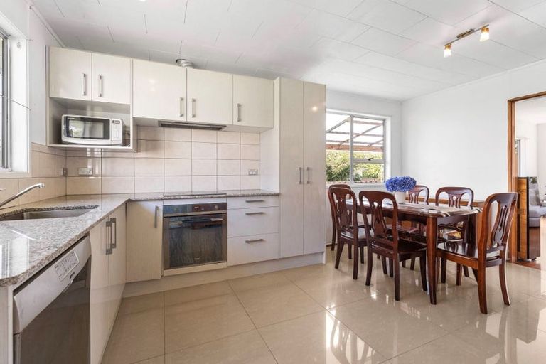 Photo of property in 12 Kereru Place, Half Moon Bay, Auckland, 2012