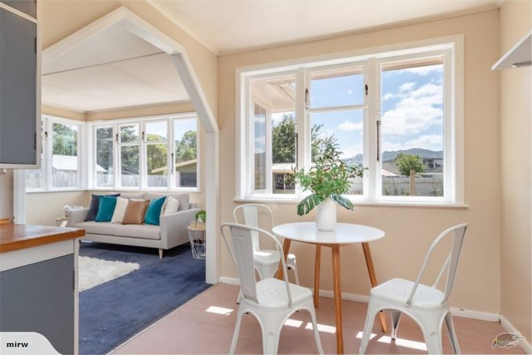 Photo of property in 15 Ngata Grove, Trentham, Upper Hutt, 5018