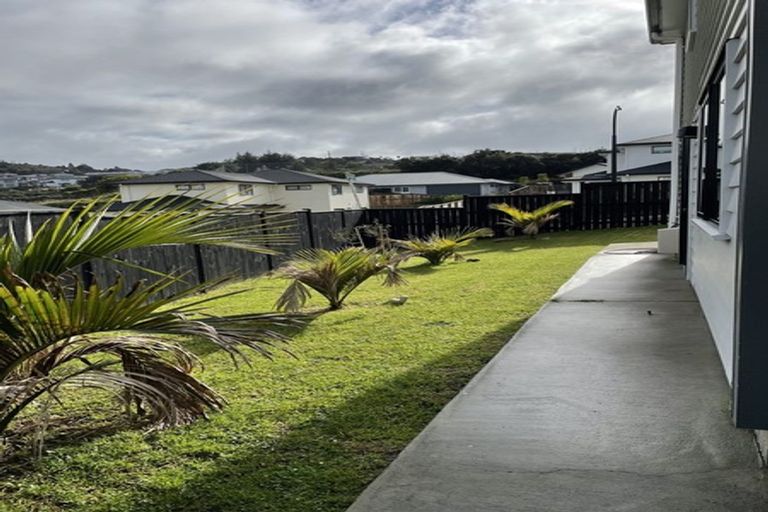 Photo of property in 3 Kahu Close, Orewa, 0931