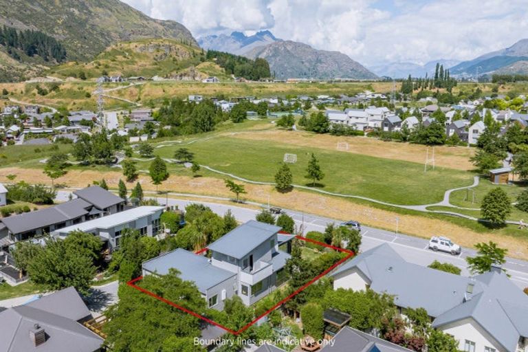 Photo of property in 3 Rere Road, Lake Hayes, Queenstown, 9304