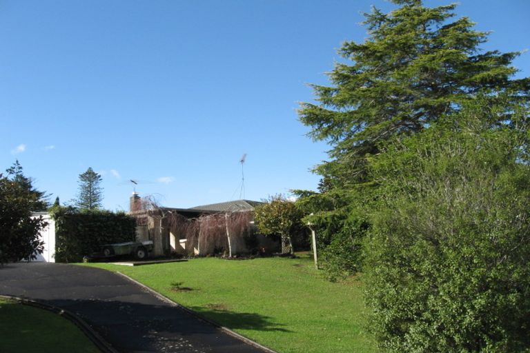 Photo of property in 9 Seymour Road, Mellons Bay, Auckland, 2014