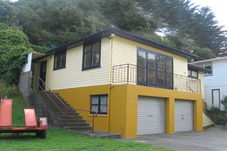 Photo of property in 298 Ohiro Road, Brooklyn, Wellington, 6021