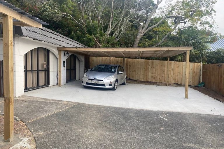 Photo of property in 2/16 Hollyhock Place, Browns Bay, Auckland, 0630