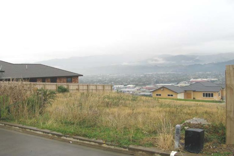 Photo of property in 21 James Nairn Grove, Riverstone Terraces, Upper Hutt, 5018