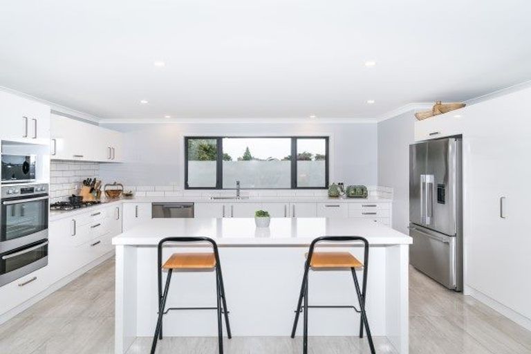 Photo of property in 5 Grand Oaks Drive, Awapuni, Palmerston North, 4412