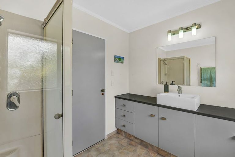 Photo of property in 37 Wood Leigh, Paraparaumu Beach, Paraparaumu, 5032