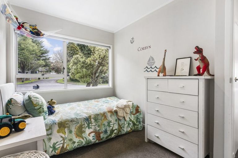 Photo of property in 26 Mirrabooka Avenue, Botany Downs, Auckland, 2010