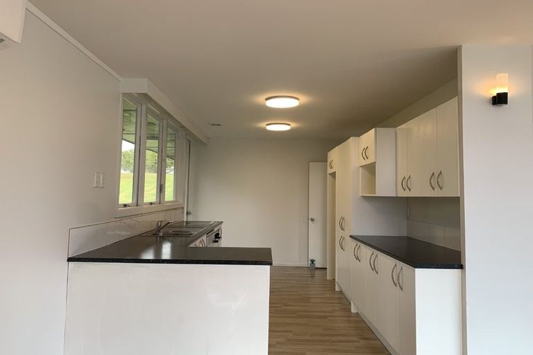 Photo of property in 4130 Great North Road, Glendene, Auckland, 0602