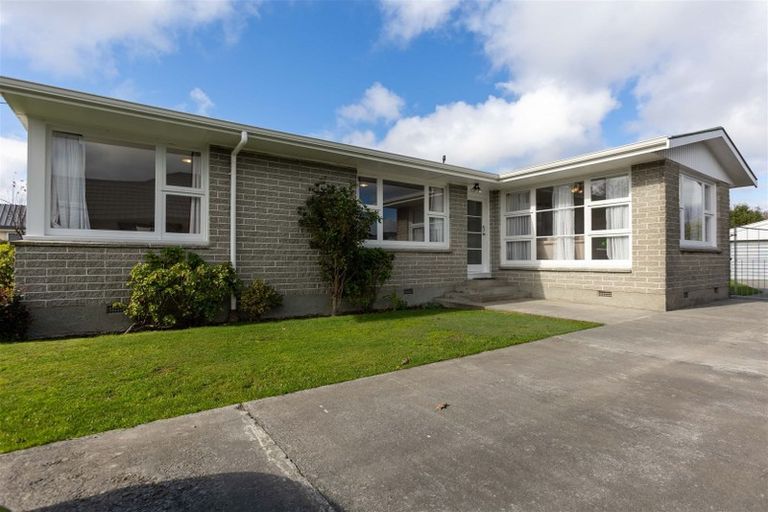 Photo of property in 391 Yaldhurst Road, Russley, Christchurch, 8042