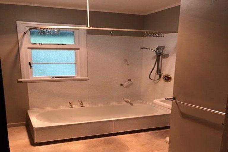 Photo of property in 165 Victoria Avenue, Hokowhitu, Palmerston North, 4410