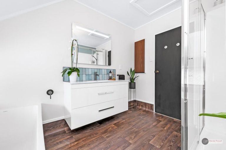 Photo of property in 9 Colin Grove, Hutt Central, Lower Hutt, 5010