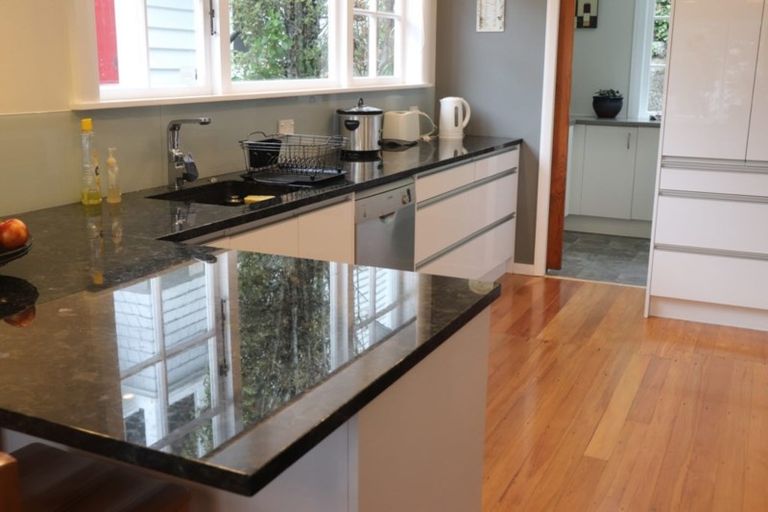 Photo of property in 54 Richmond Avenue, Karori, Wellington, 6012