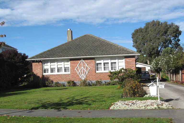 Photo of property in 10 Newall Avenue, Bryndwr, Christchurch, 8052