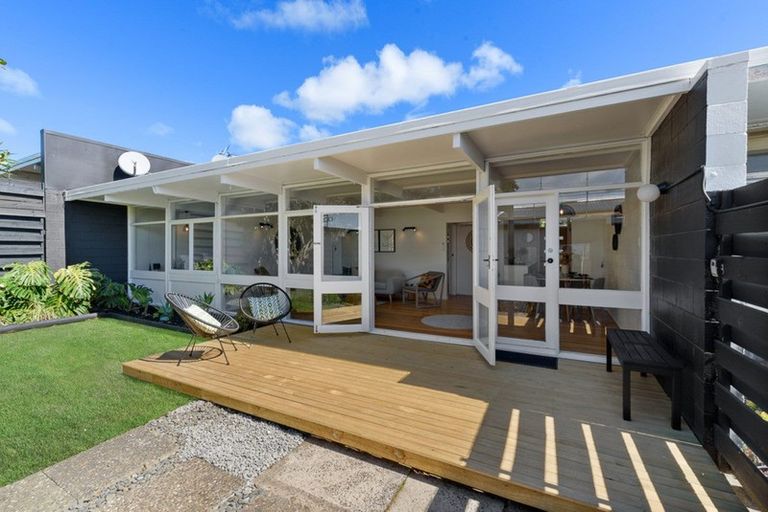 Photo of property in 3/340 Te Atatu Road, Te Atatu South, Auckland, 0610