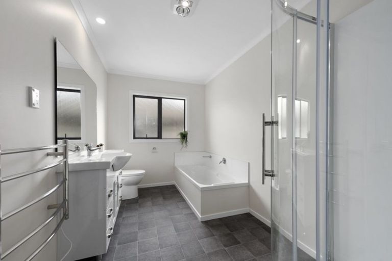 Photo of property in 1147a Fergusson Drive, Clouston Park, Upper Hutt, 5018