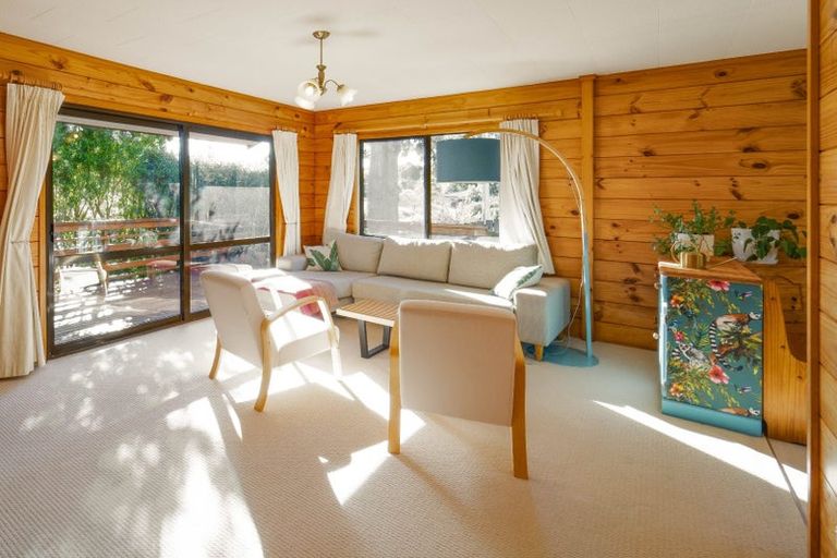 Photo of property in 1/27 Salem Place, Torbay, Auckland, 0630