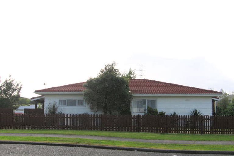 Photo of property in 3 Kirklow Place, Goodwood Heights, Auckland, 2105