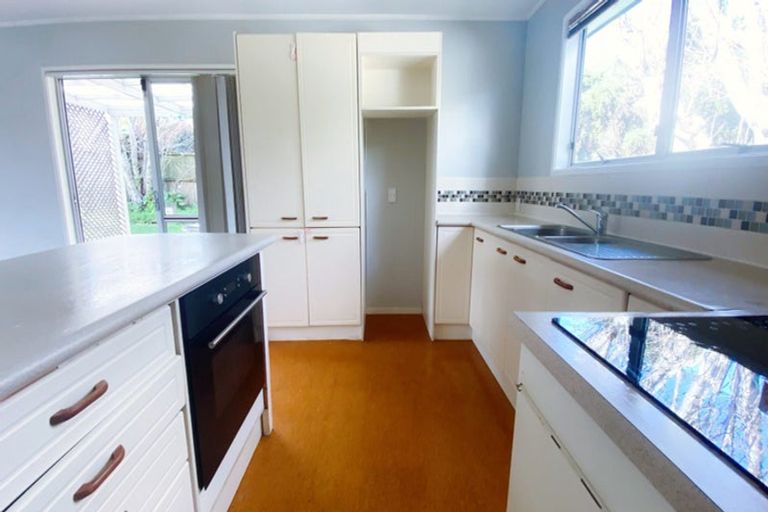 Photo of property in 4 Tree View Avenue, Glenfield, Auckland, 0629