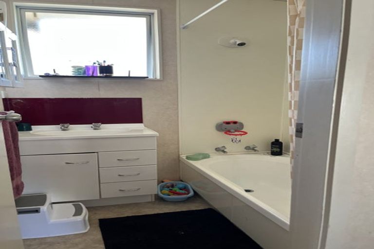 Photo of property in 11 Turquoise Place, Pukehangi, Rotorua, 3015