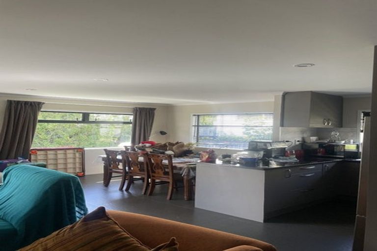 Photo of property in 2/21a Ludlow Terrace, Totara Vale, Auckland, 0627