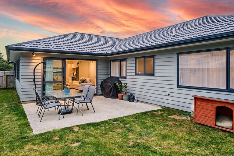 Photo of property in 11 Moonsail Drive, Whitby, Porirua, 5024