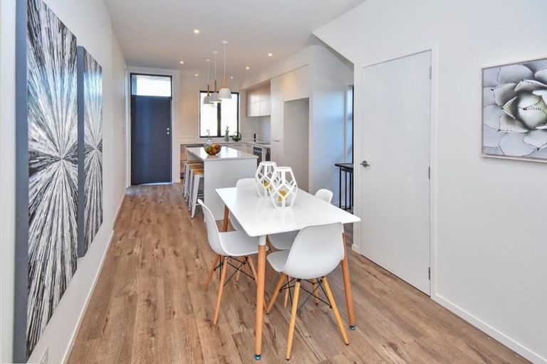 Photo of property in 24 Tapuwae Way, Mangere Bridge, Auckland, 2022