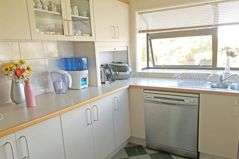 Photo of property in 10 Terrylyn Drive, Hillcrest, Auckland, 0627