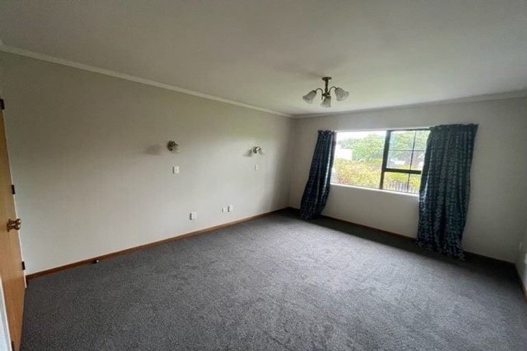 Photo of property in 15 Vincent Street, Waterloo, Lower Hutt, 5011