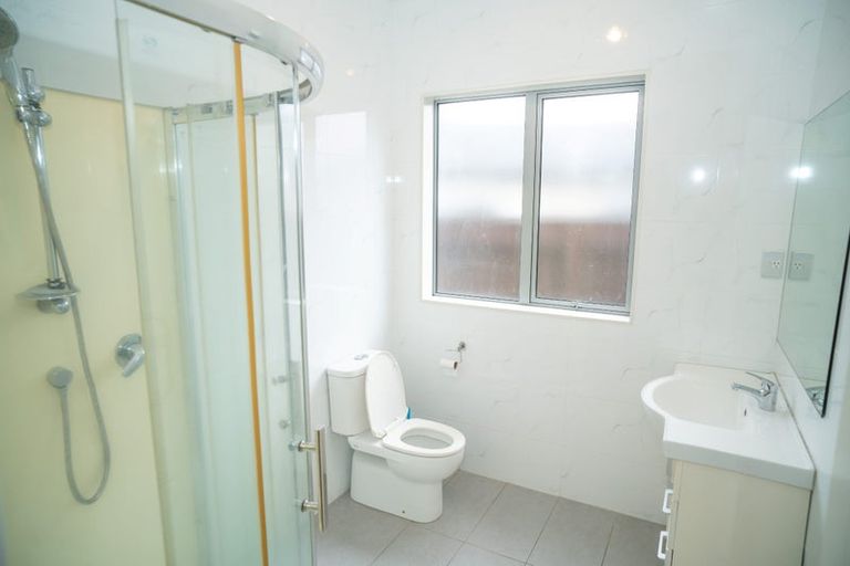 Photo of property in 17 Clendon Place, Manurewa, Auckland, 2102