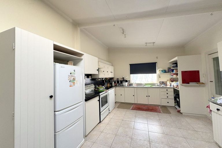 Photo of property in 12 Grant Street, Dannevirke, 4930