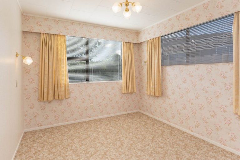 Photo of property in 24 Hinerau Grove, Waipahihi, Taupo, 3330