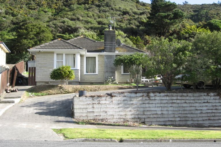 Photo of property in 49a Judd Crescent, Naenae, Lower Hutt, 5011