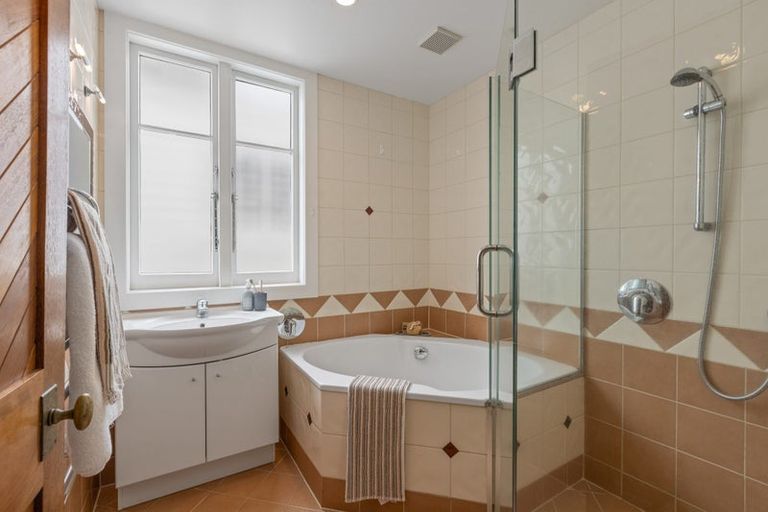 Photo of property in 6 Stafford Road, Northcote Point, Auckland, 0627