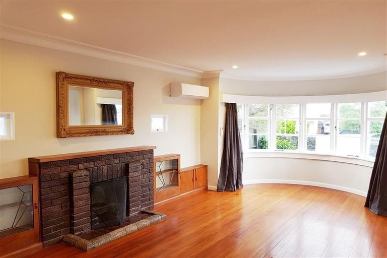 Photo of property in 138 Titirangi Road, New Lynn, Auckland, 0600
