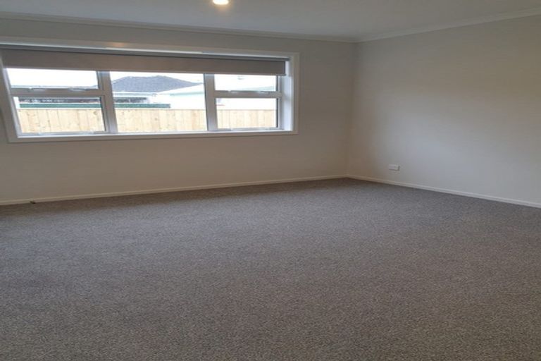 Photo of property in 43b Wainuiomata Road, Wainuiomata, Lower Hutt, 5014