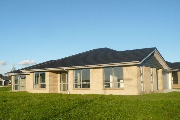 Photo of property in 12 Maxwell Road, Pukekohe, 2120