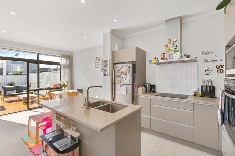 Photo of property in 11 Spotted Dove Road, Hobsonville, Auckland, 0616