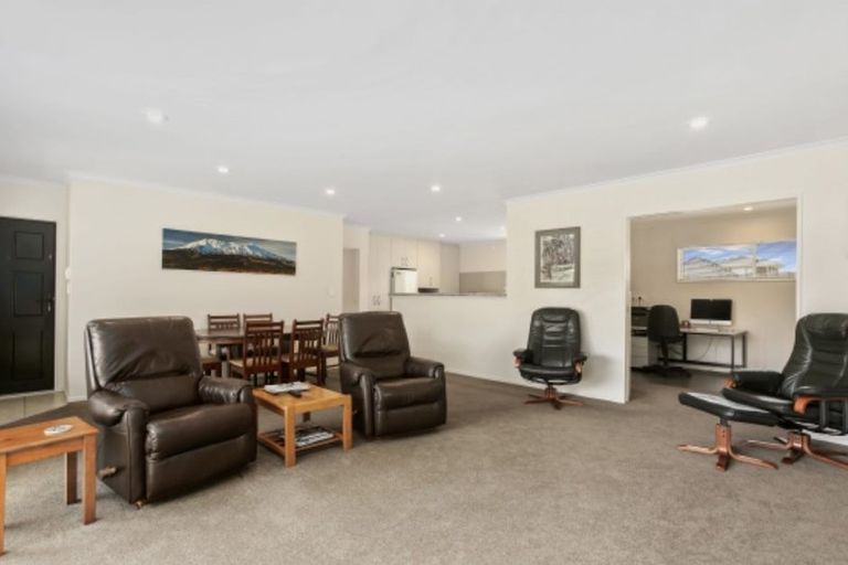 Photo of property in 6a Elizabeth Street, Orewa, 0931