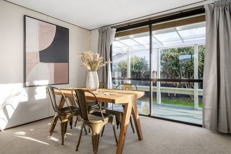 Photo of property in 38 Garland Drive, St Andrews, Hamilton, 3200