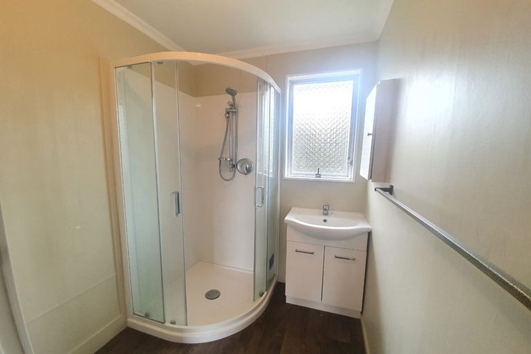 Photo of property in 5 Hillcrest Drive, Kelvin Grove, Palmerston North, 4414