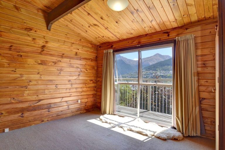 Photo of property in 54 Oregon Drive, Kelvin Heights, Queenstown, 9300