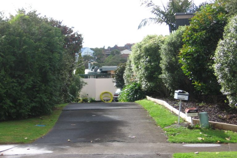 Photo of property in 2/128 Bramley Drive, Farm Cove, Auckland, 2012